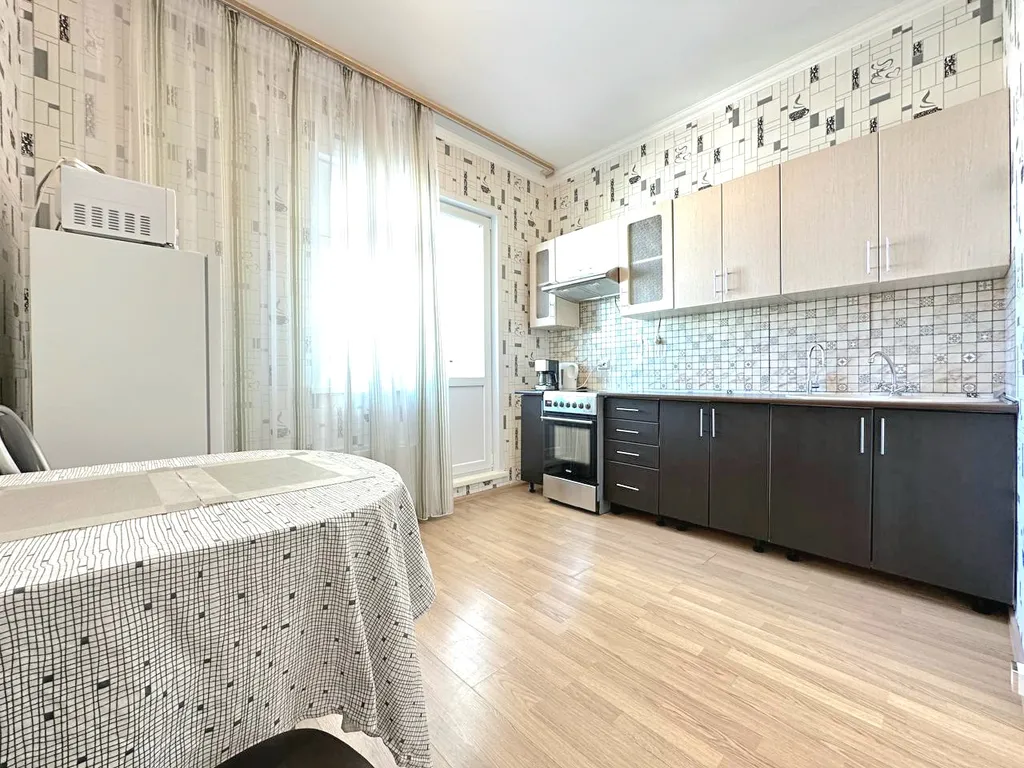 2-комнатная квартира с балконом на Притомском напротив ЛДК