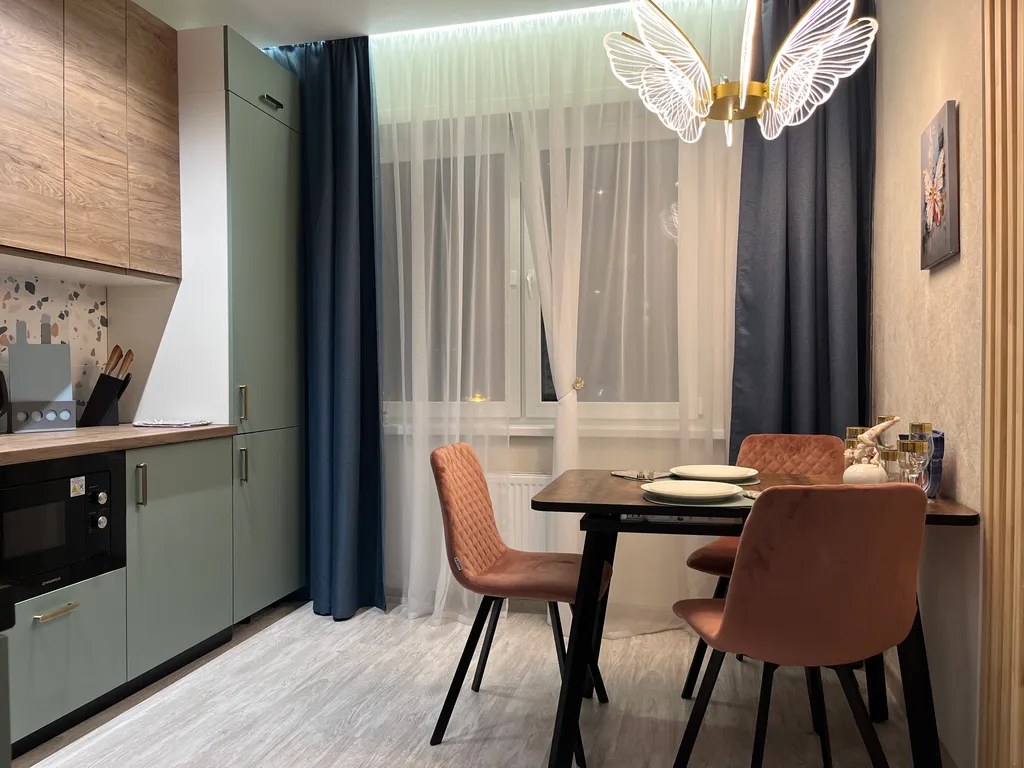 Улучшеные апартаменты баттерфляй с камином в центре