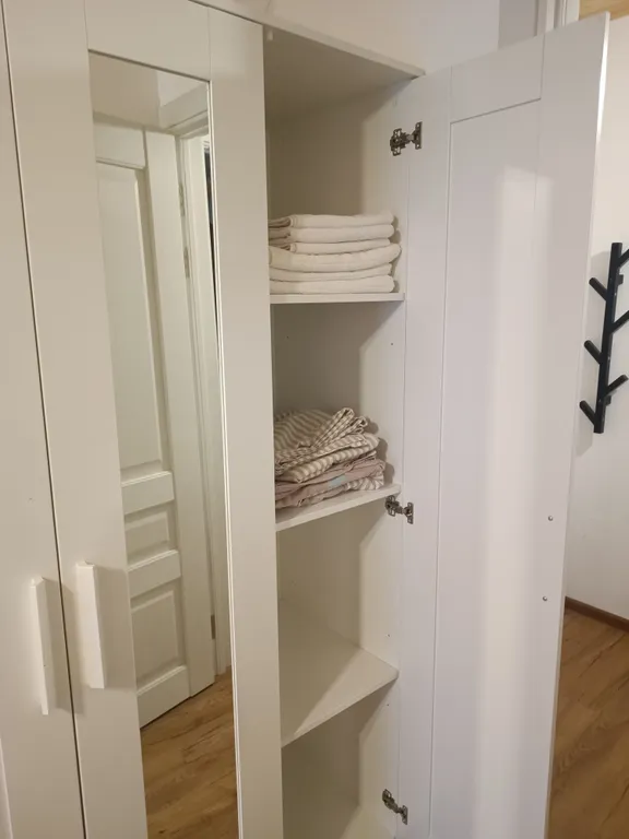 Дом в лесу у озера