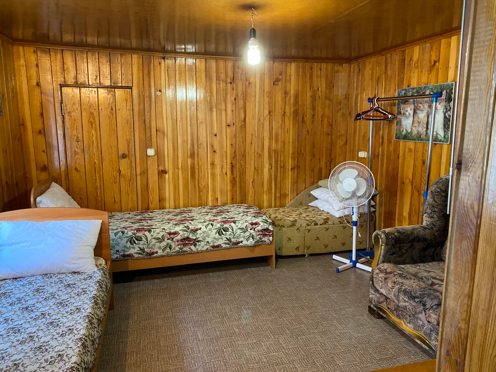 Домик у озера