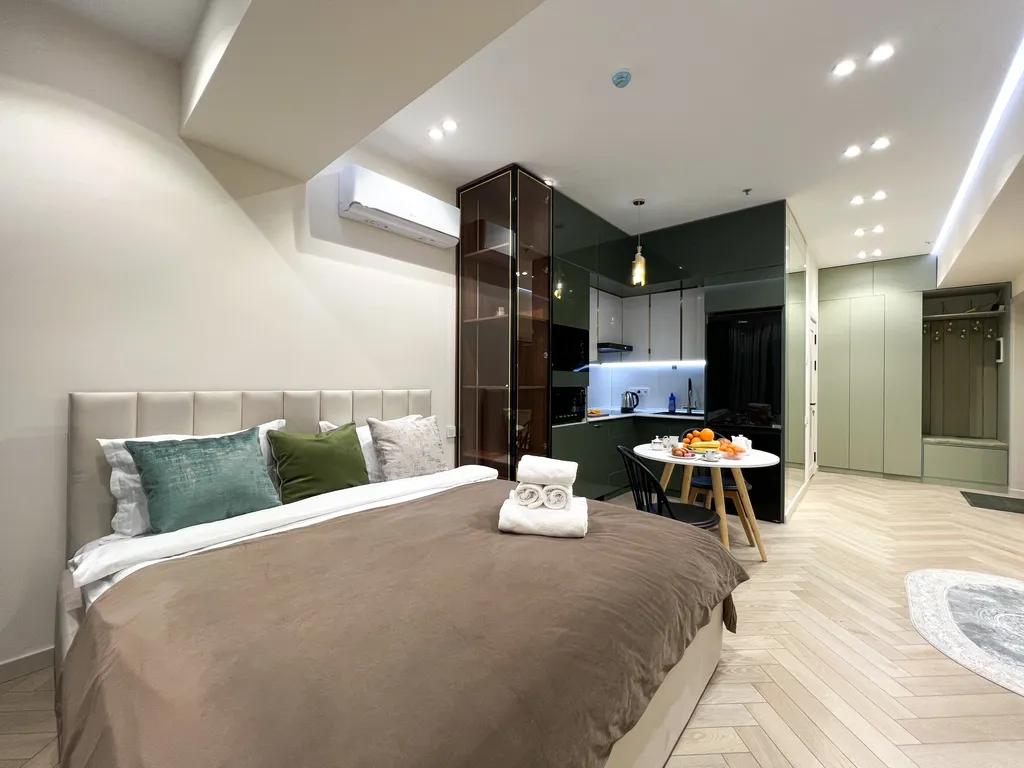 Уютная дизайнерская студия на 16 этаже в ЖК Modera Towers