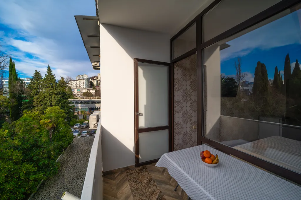 Очень теплый апартамент с открытым балконом, кухней, парковкой