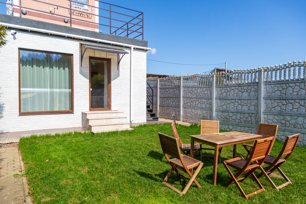 Усадьба у озера