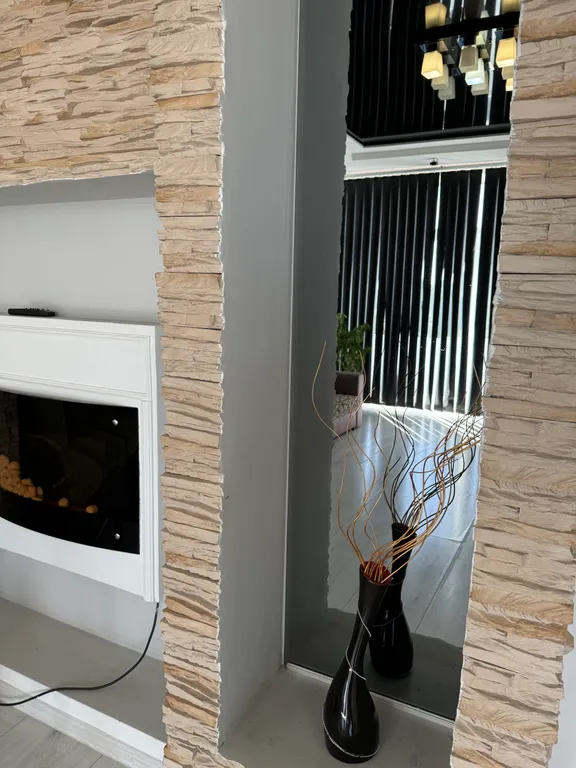 Красивая трёхкомнатная квартира в центре с видом на площадь