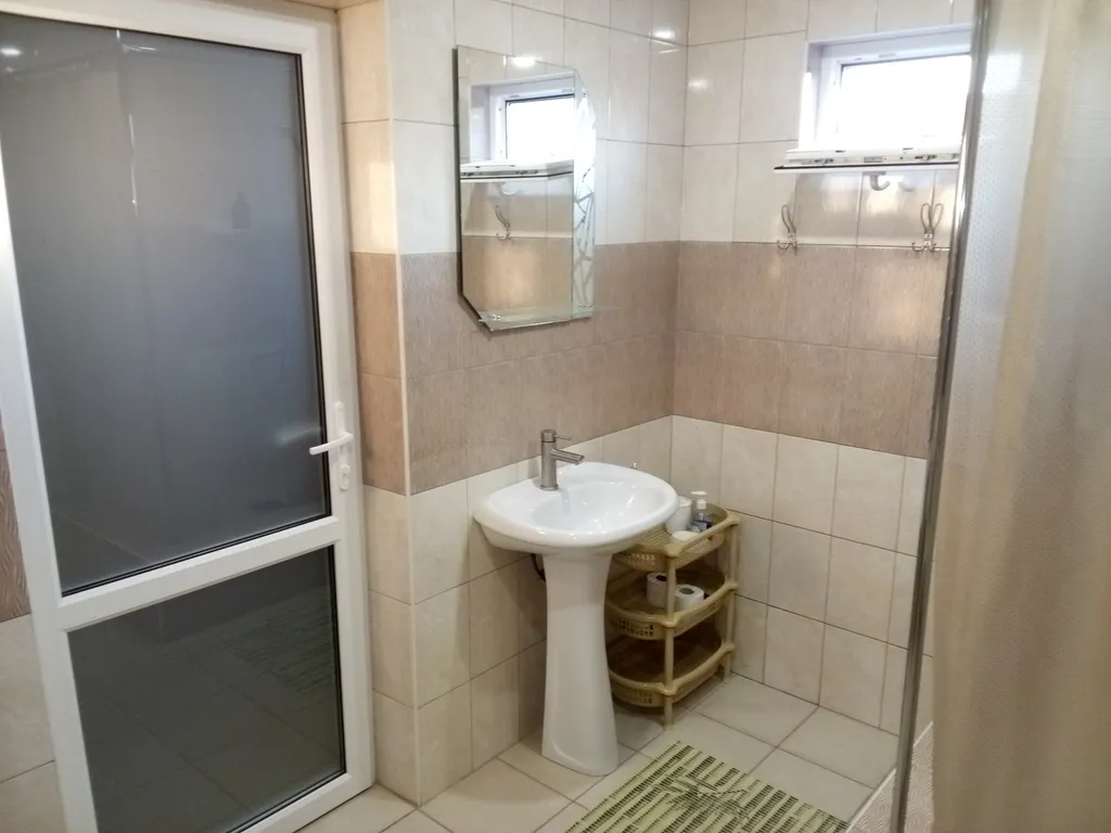 Коттедж Дом в цветущем саду — Темрюк