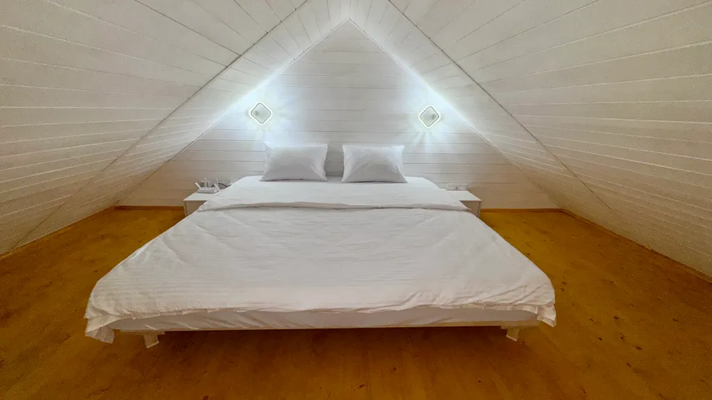 Дом с сибирским банным чаном в лесу