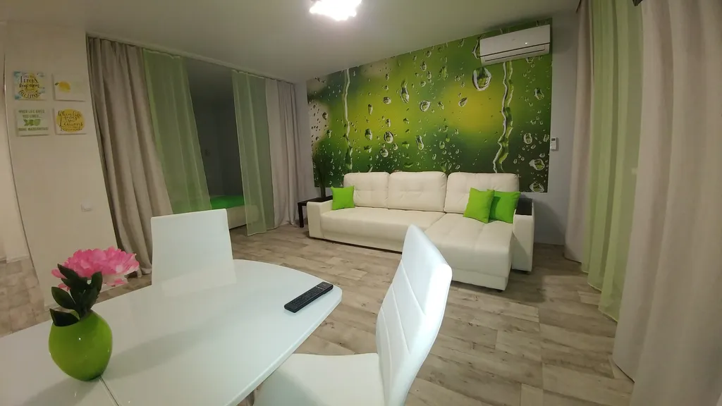 Светлая и просторная квартира-студия с дизайнерским ремонтом