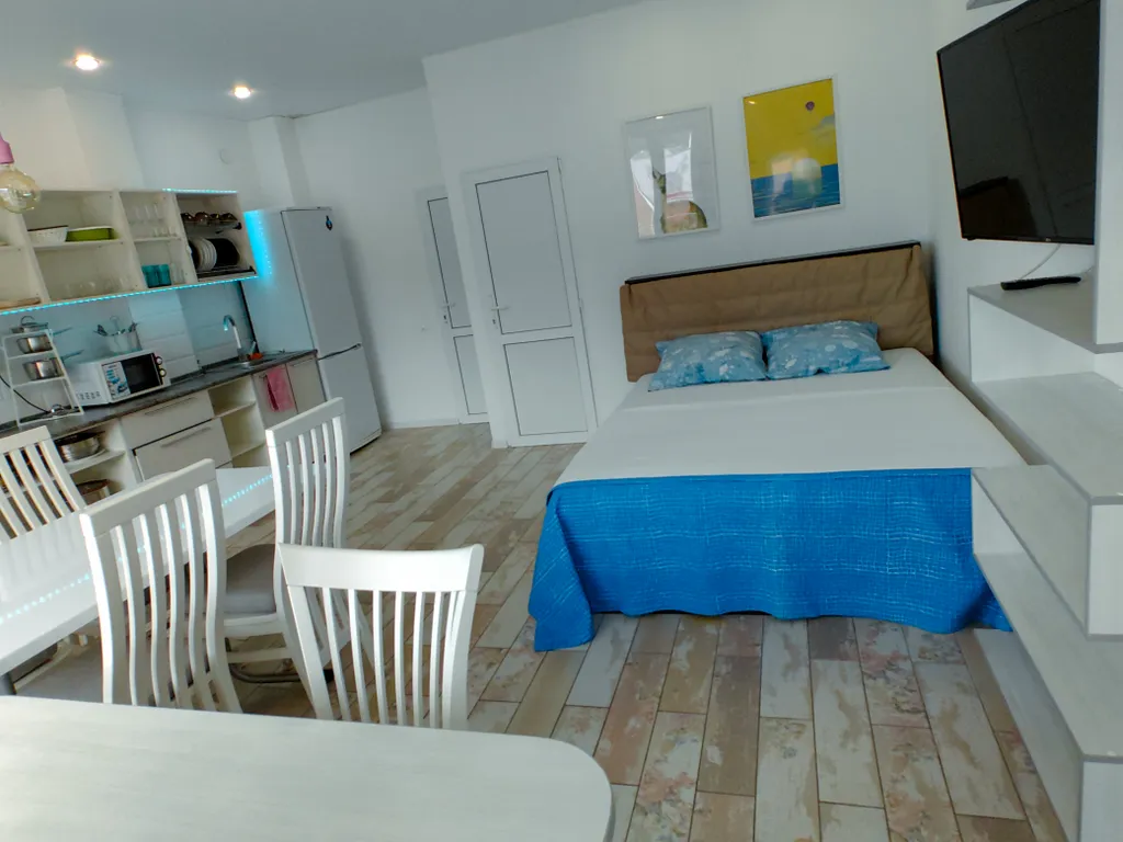 Светлые двухкомнатные апартаменты в гостевом доме