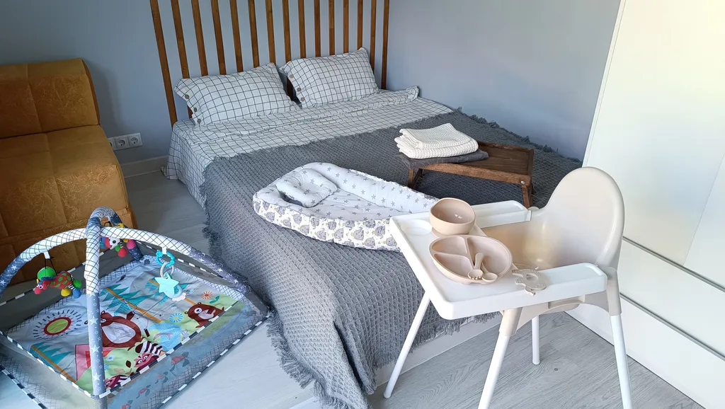 Уединенный трёхместный домик с queen size с собственным садом