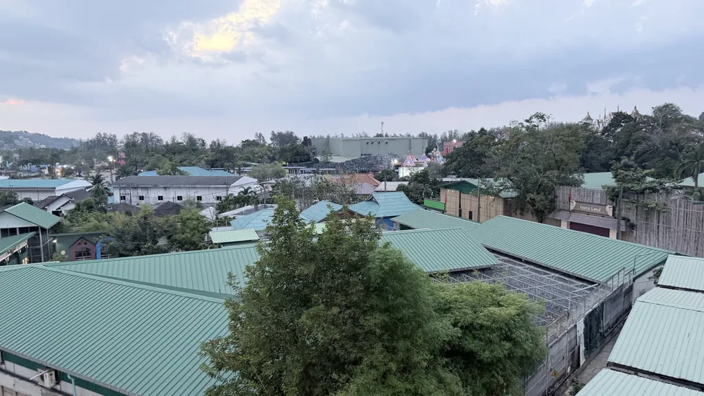 Замечательная квартира у пляжа Камала с бассейной и спортзалом