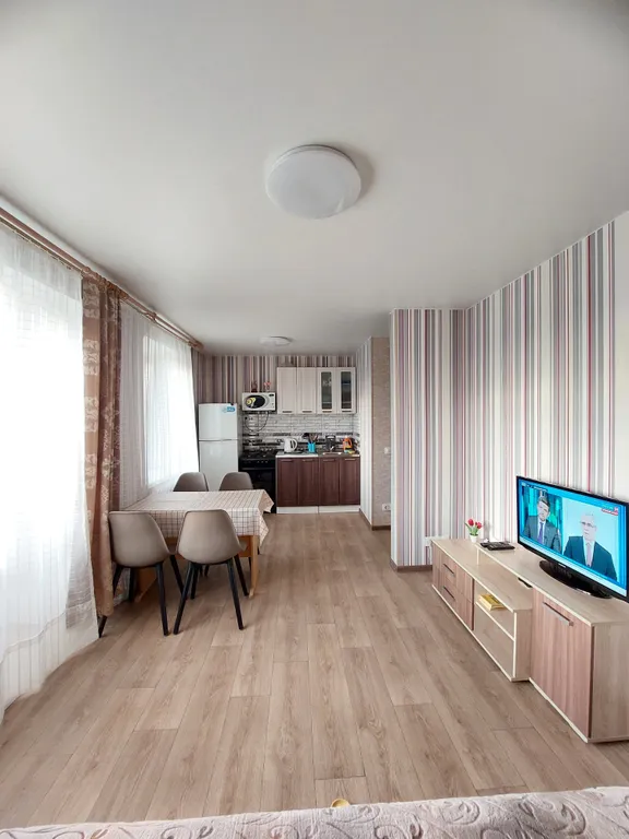 Уютная современная квартира на центральной улице города — аренда посуточно в Уссурийск