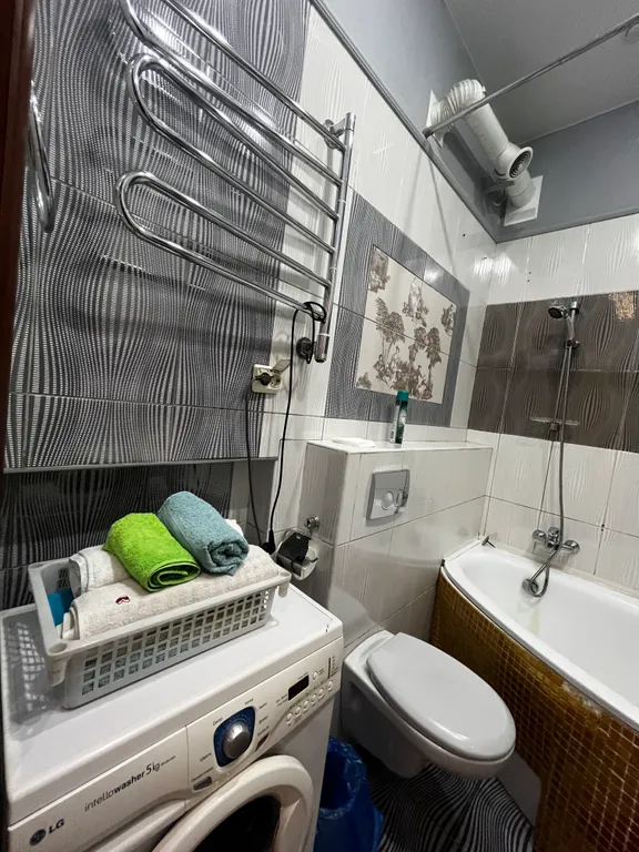 Квартира Трехкомнатные апартаменты Люкс — Колпино