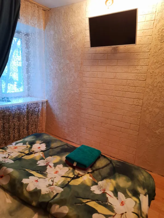 Небольшая двухкомнатная квартира с джакузи недалеко от центра