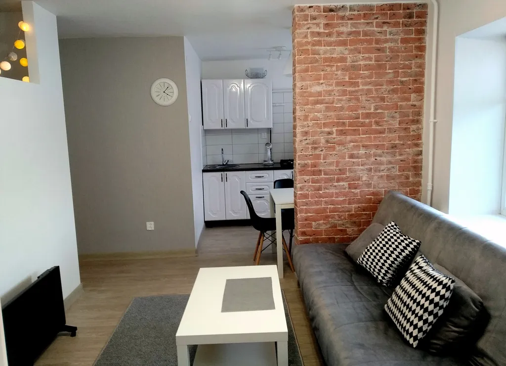 Двухкомнатная квартира в 200 метрах от Кремля — аренда посуточно в Псков