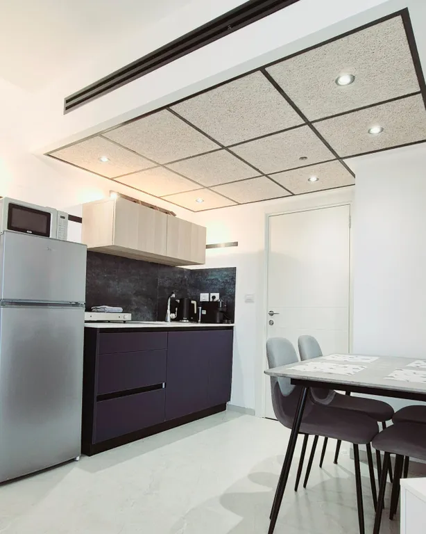 804Первая линия , Парковка ,Бомбоубежище на каждом этаже.