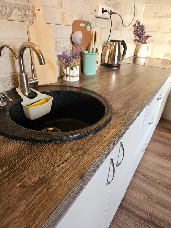 Уютная студия на берегу реки