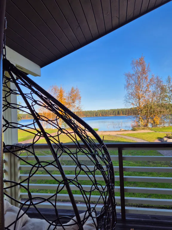 Коттедж Уютнейший дом с роскошным видом на озеро — Ларионово