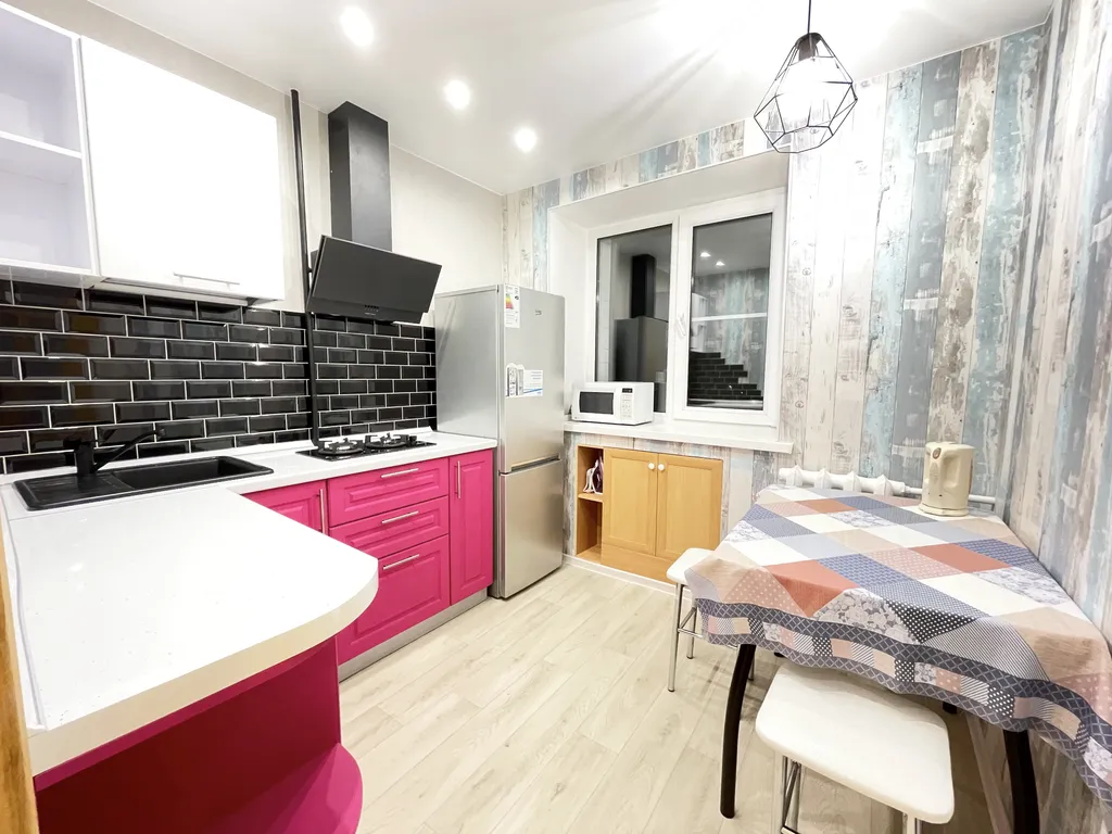 Новая квартира в центре на набережной Иртыша с гидромассажной ванной