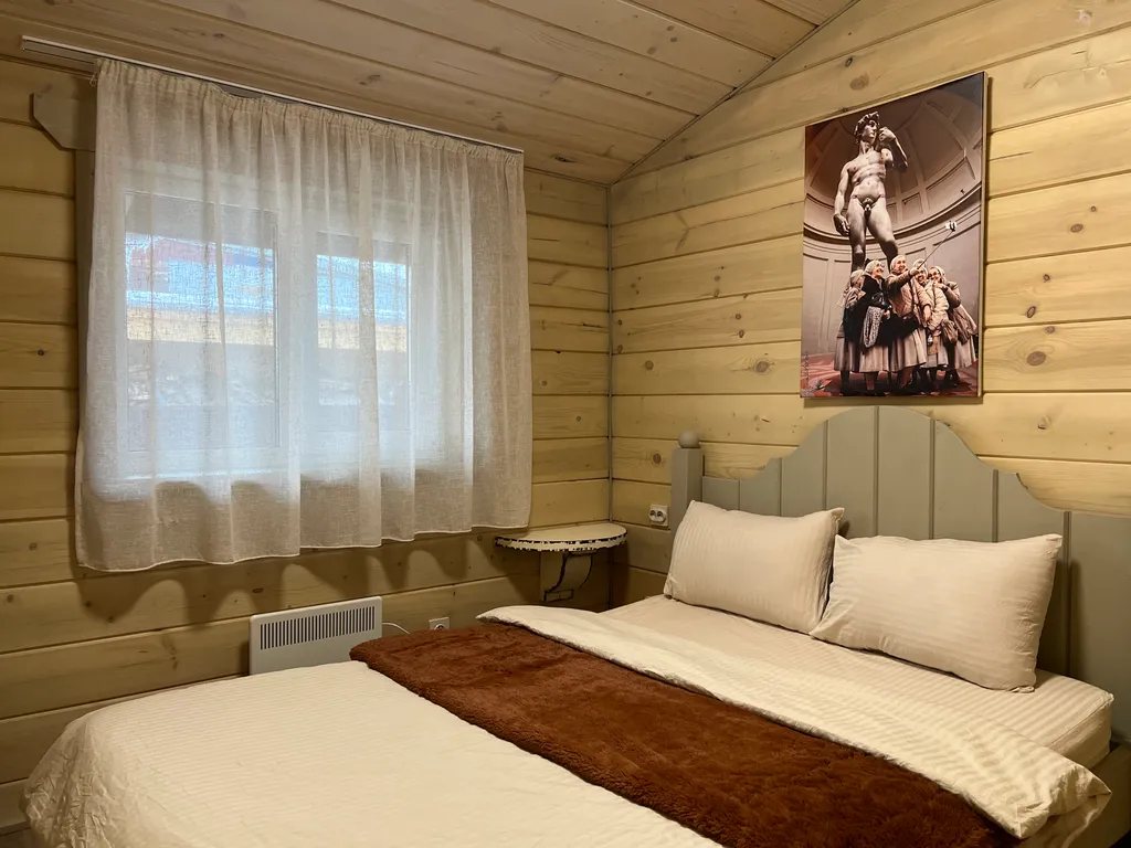 Шале с банкетным залом в черте города