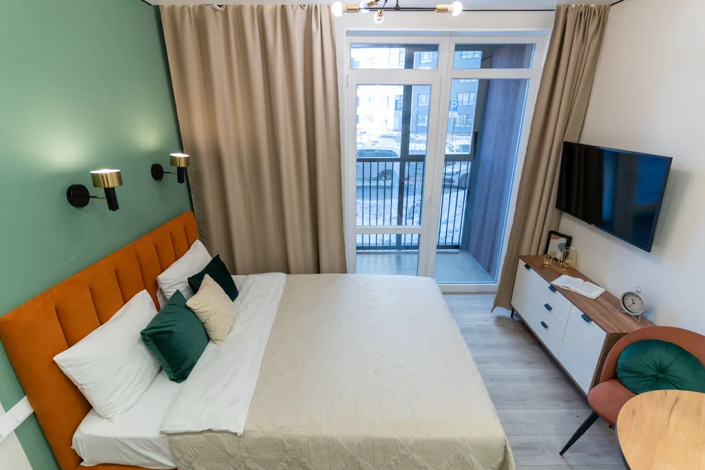 Квартира Квартира Яркая студия с балконом для пары — Екатеринбург