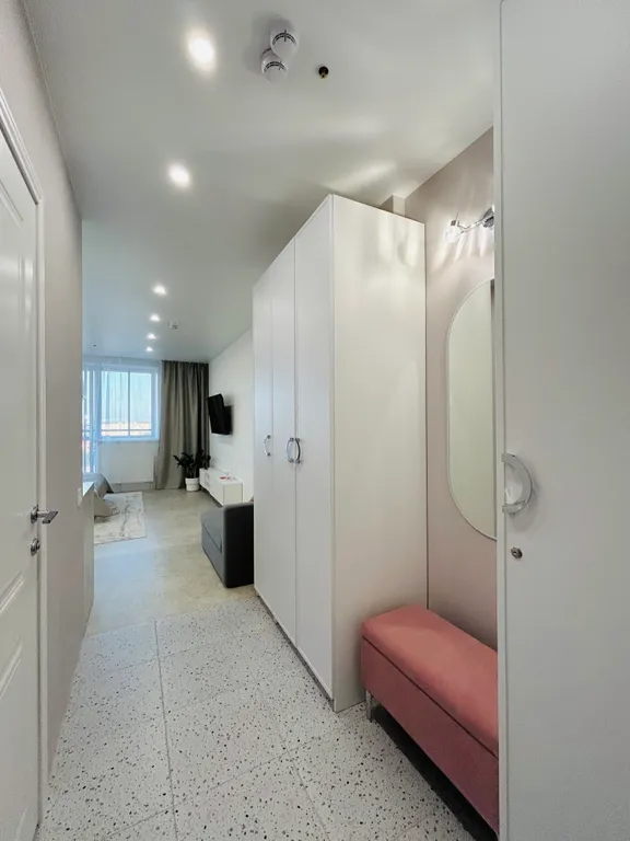 Студия Неоклассика с видом на город