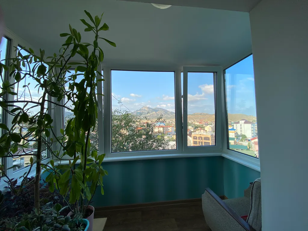 Нестандартная квартира терраса вид на горы недалеко от моря