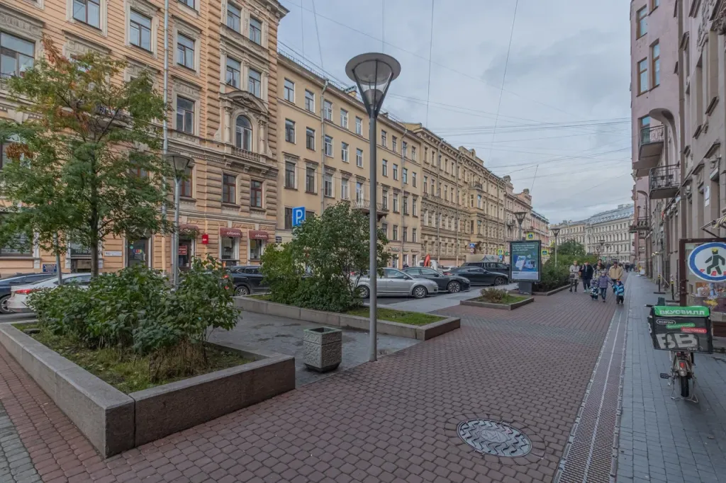 Квартира Стильная квартира в центре с балконом и видом на пешеходную улицу — Санкт-Петербург