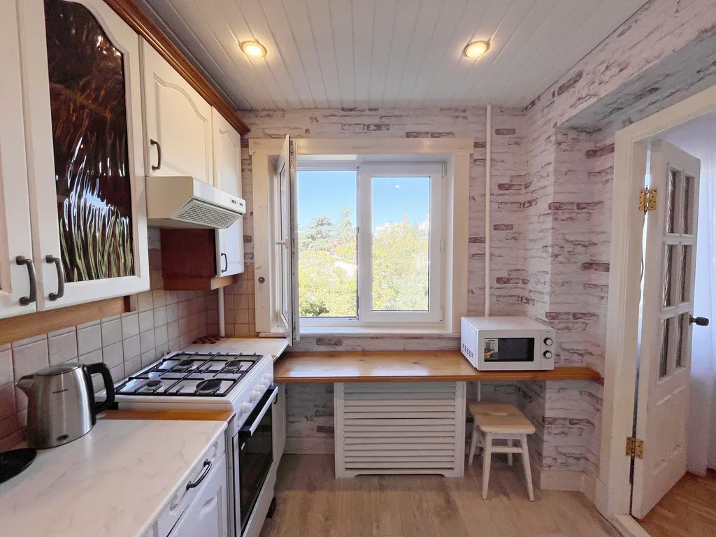 3х ком. кв.Центр Сочи.Напротив ЖД Вокзала. Рядом с  Навагинской.