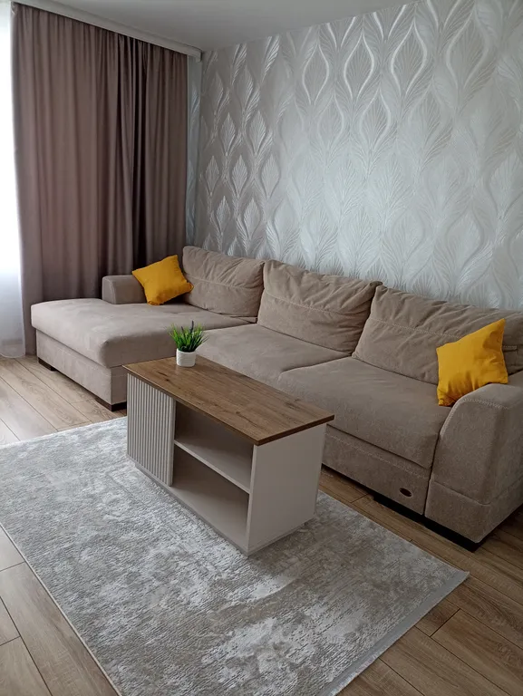 Уютная просторная квартира в центре города — аренда посуточно в Молодечно