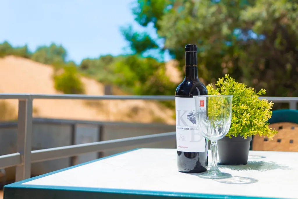 Номер на первой линии у моря  для четырех гостей