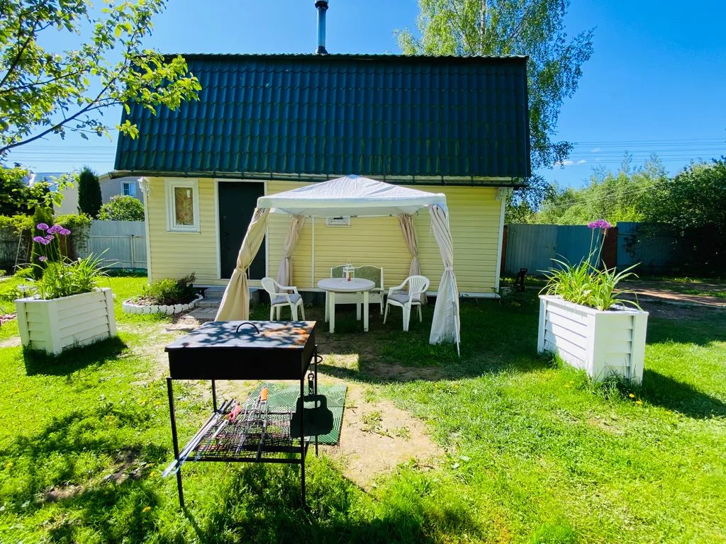 Домик в лесу с баней