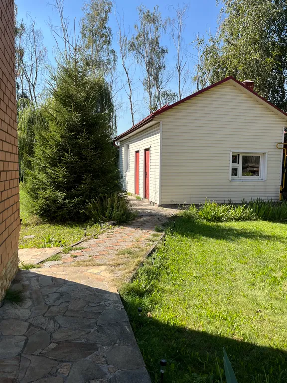 Шикарный загородный дом с бильярдом