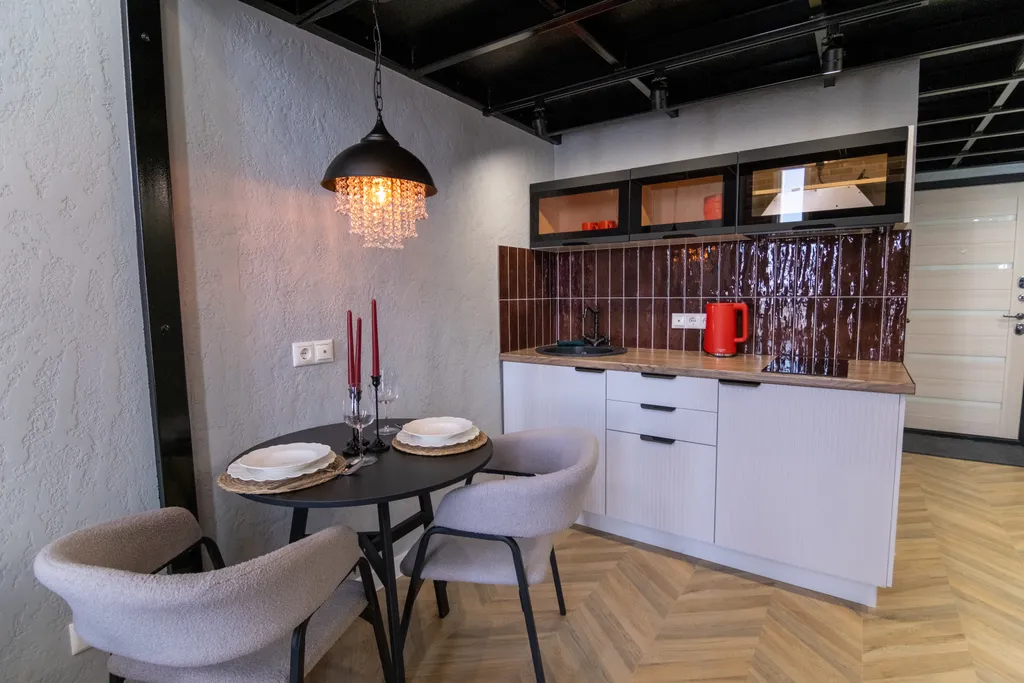 Двухэтажная студия с дизайнерским ремонтом