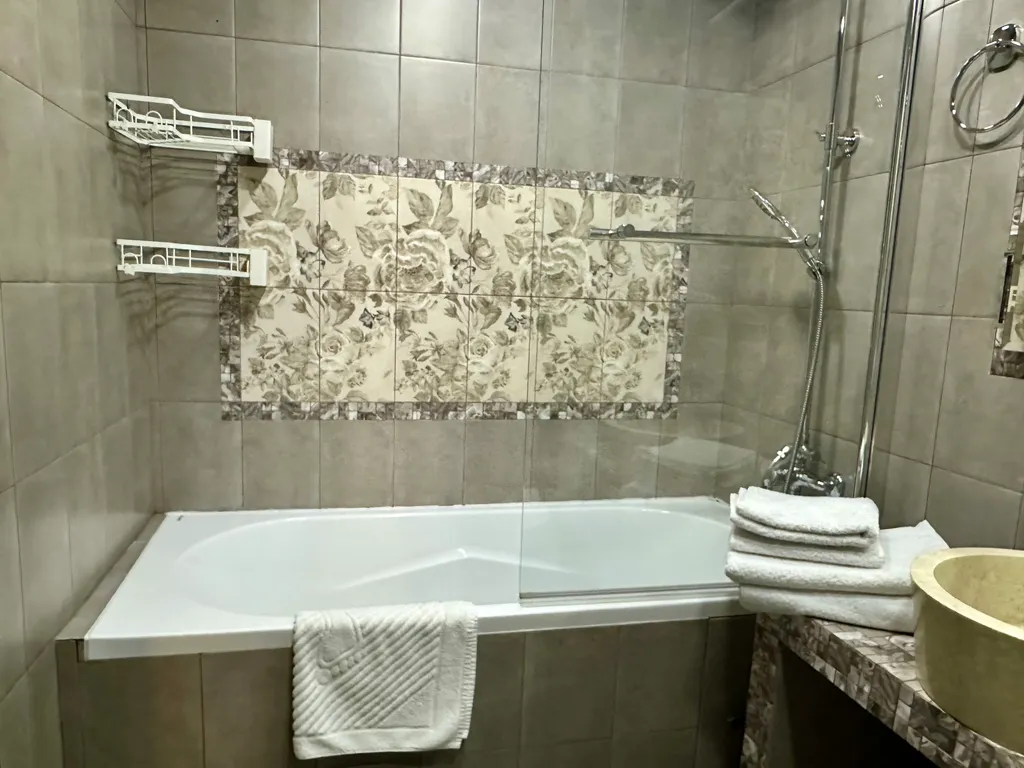 «Уютный уголок» Просторная двухкомнатная квартира возле парка