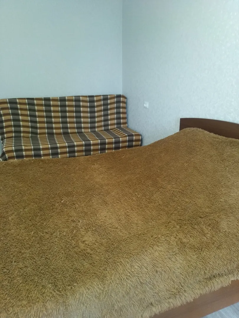 Большая кровать 160х200, диван раскладывается 140х190