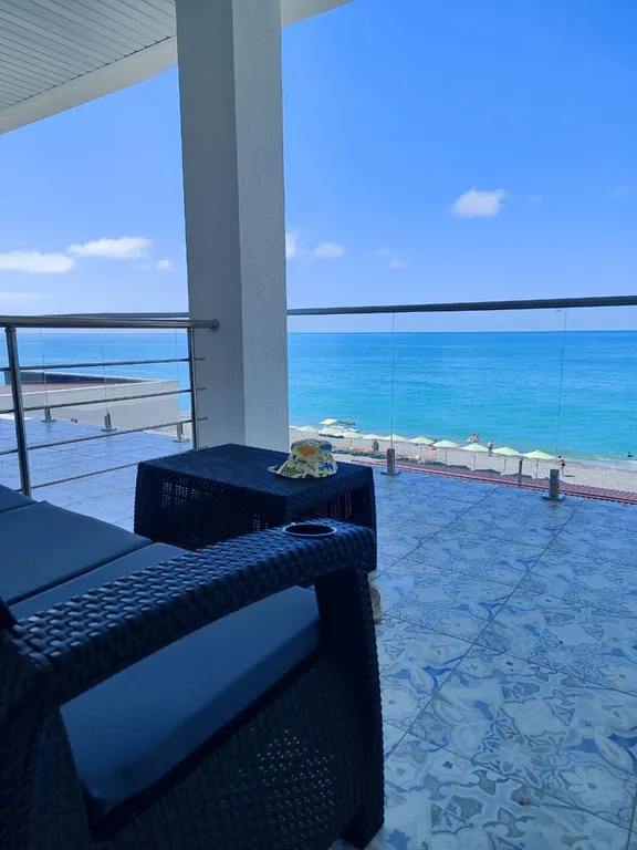 Deluxe плюс с террасой и видом на море