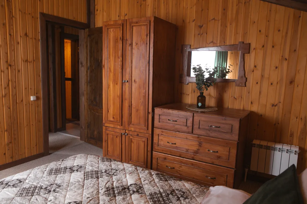 Двухэтажный дом для отдыха на природе с баней