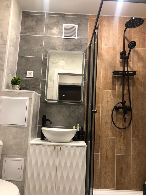 Студия с парящей кроватью