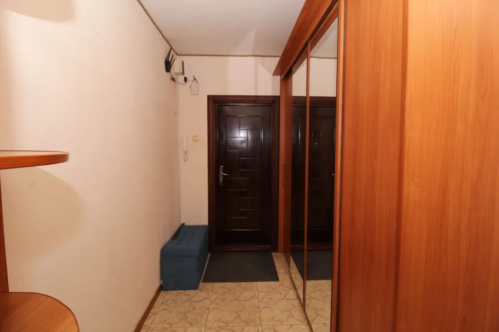 Двухкомнатная квартира в тихом районе