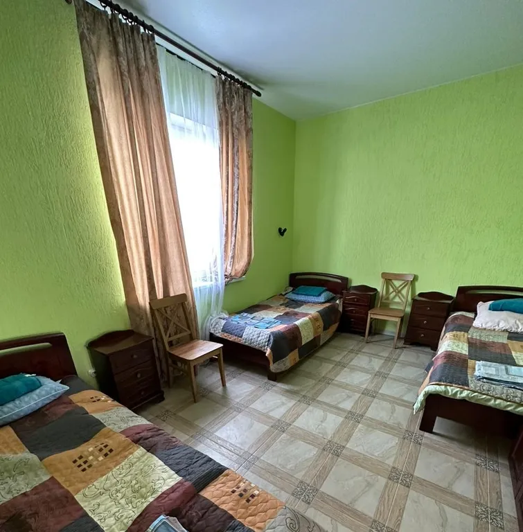 8-комнатный Дом