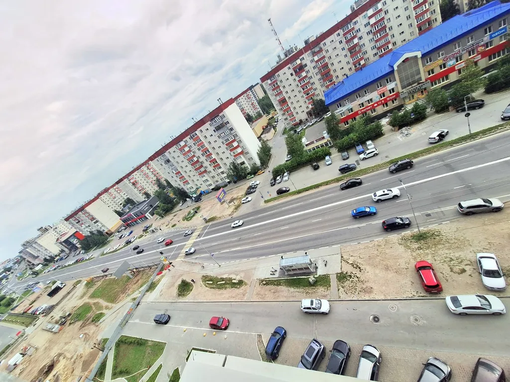 Квартира с двумя балконами на выезде