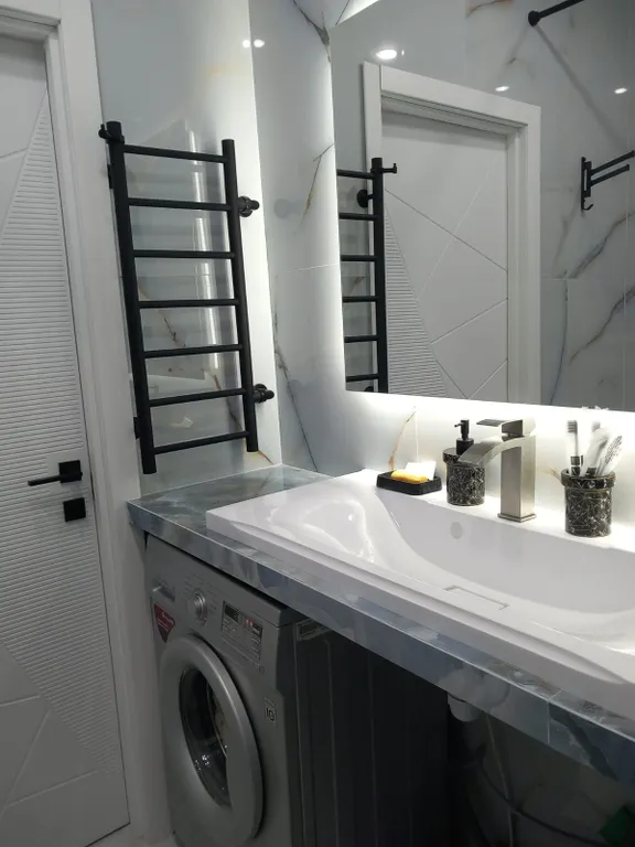 Новая,уюная 2х.кв люкс на 6чел,закрытая территор.,юго-зап р-на, 17/77