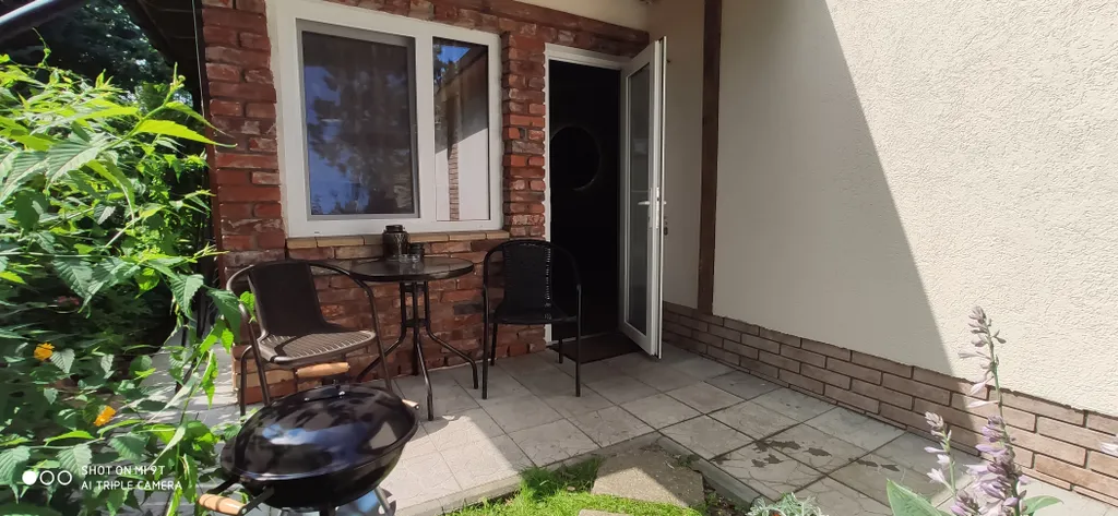 Студия с уютным двориком