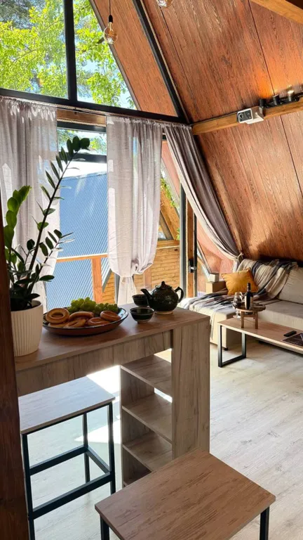 Горный приют, А-Фрейм в центре