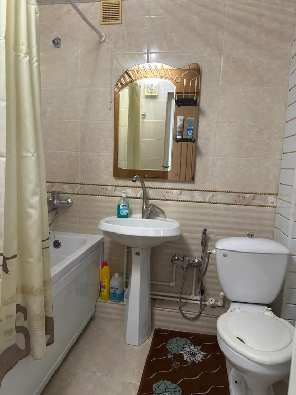 Комната в квартире с проживанием хозяйки в центре города