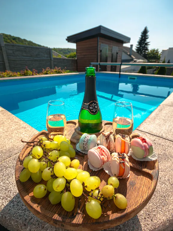 Апартаменты с горячим бассейном и видом на горы