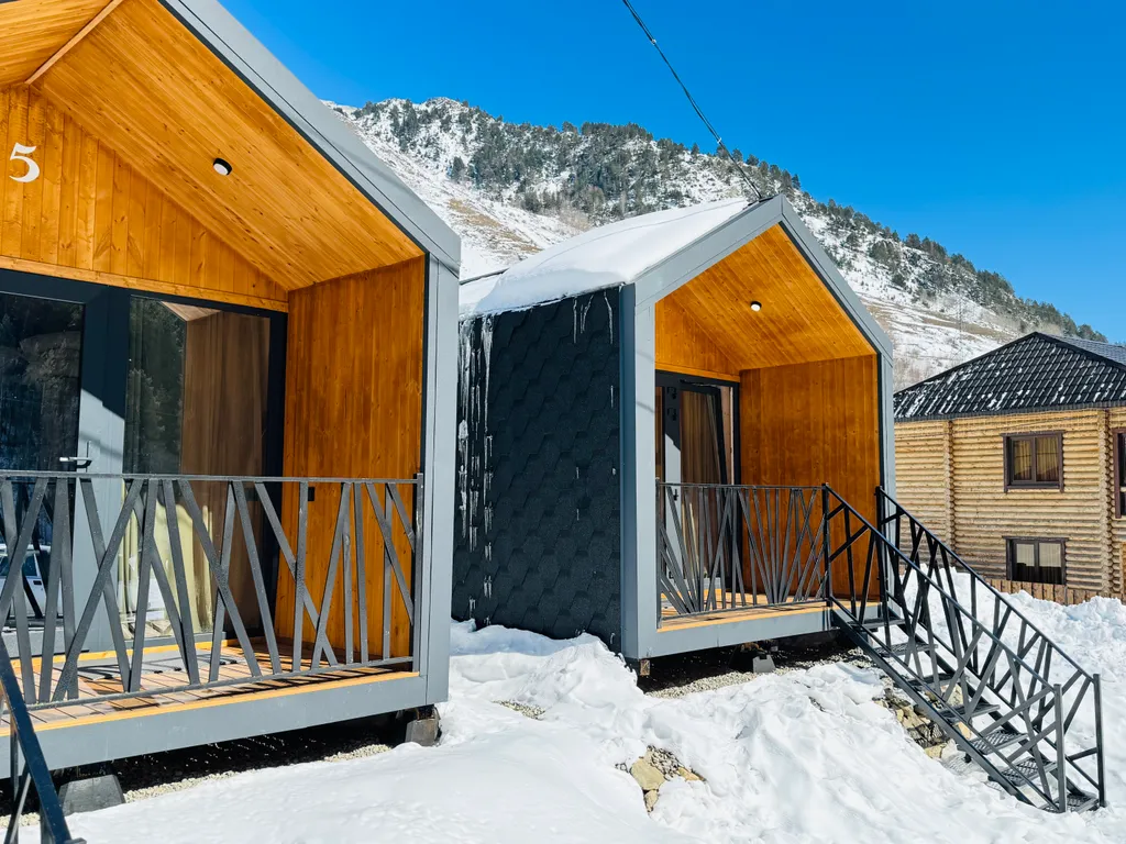 Дом с видом на Кавказский хребет