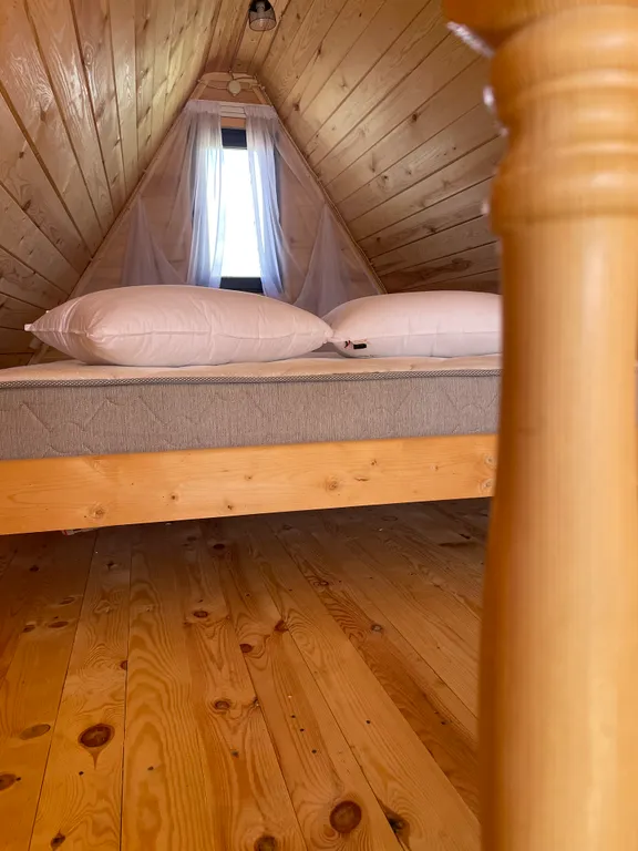 Атмосферные дома a-frame на берегу моря