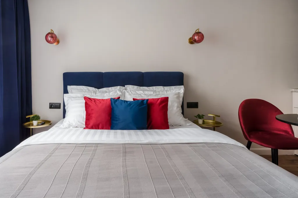 Синяя студия у моря