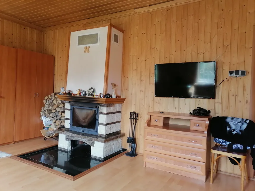 Дом 2 этажа, баня на дровах